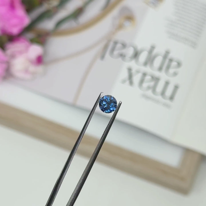 7.5mm ( DEW 1.5ct) round blue moissanite