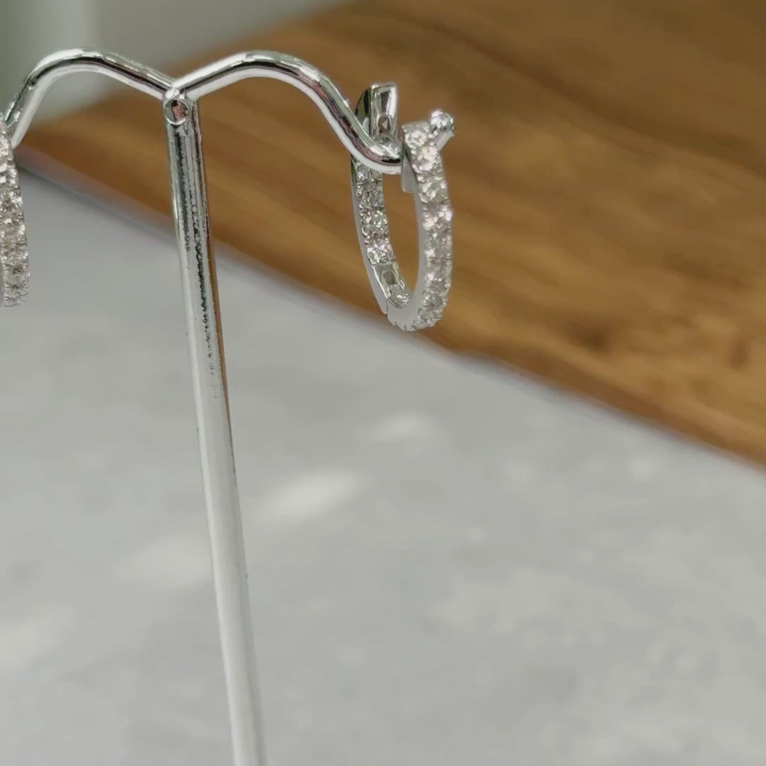 Boucles d'oreilles créoles en or blanc 14 carats avec diamants naturels