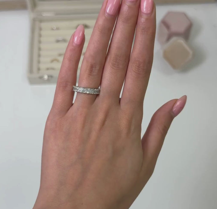 Alliance en platine avec diamants synthétiques de 1,33 ct