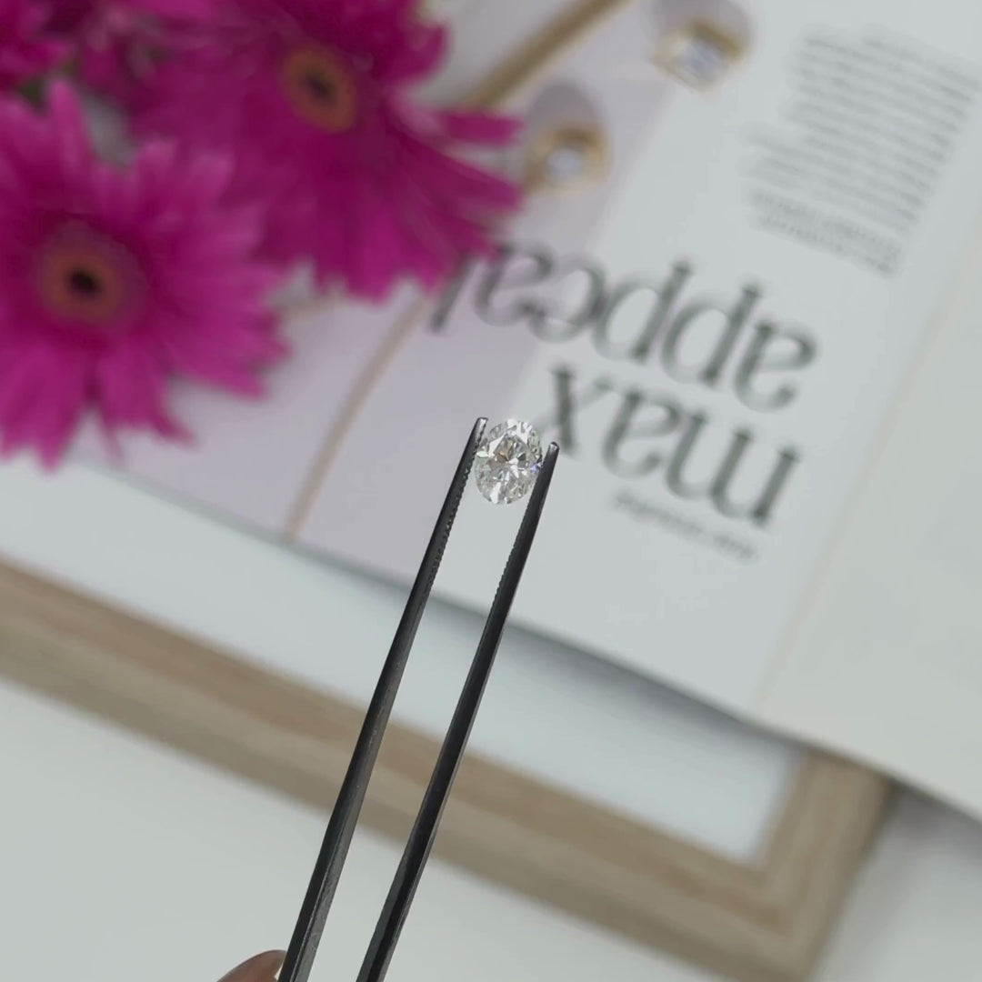8x6mm ( DEW 1.5ct) oval crushed ice moissanite