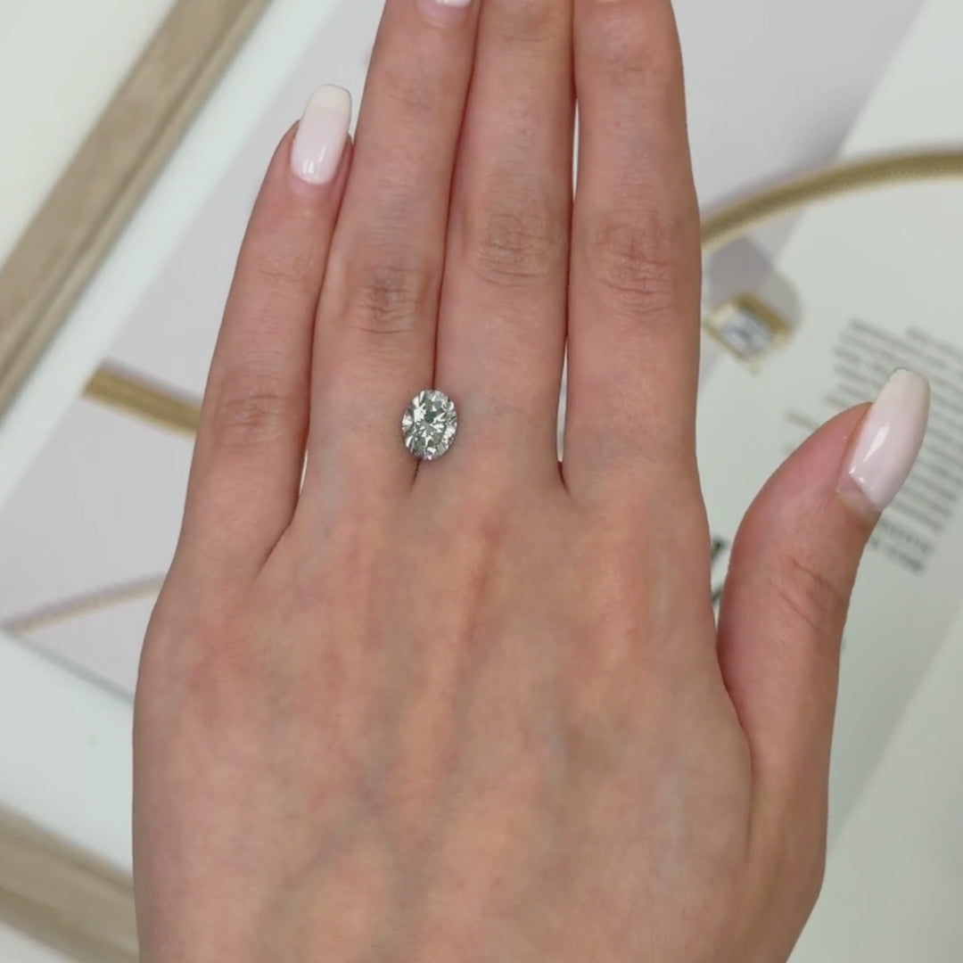 9x7mm ( DEW 2ct) oval light grey moissanite