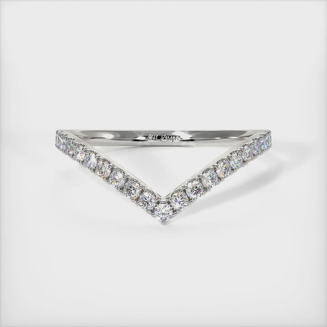 Erin lab-created diamonds wedding band/AGI Design/Celebrate the lasting tradition of marriage with a timeless wedding band set in gold or platinum with round high-quality lab-created diamonds. 