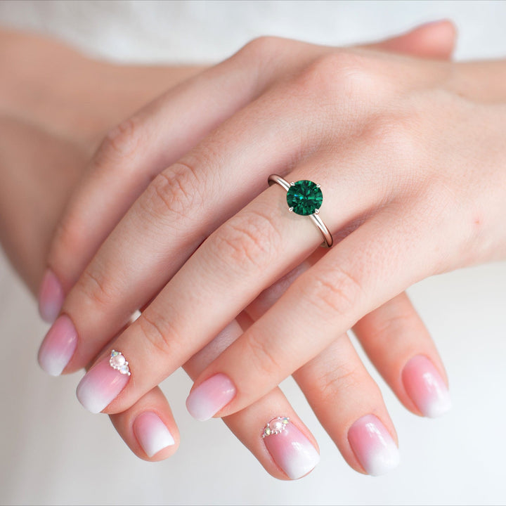 AGI Design Lisa Round Green Moissanite Engagement Ring