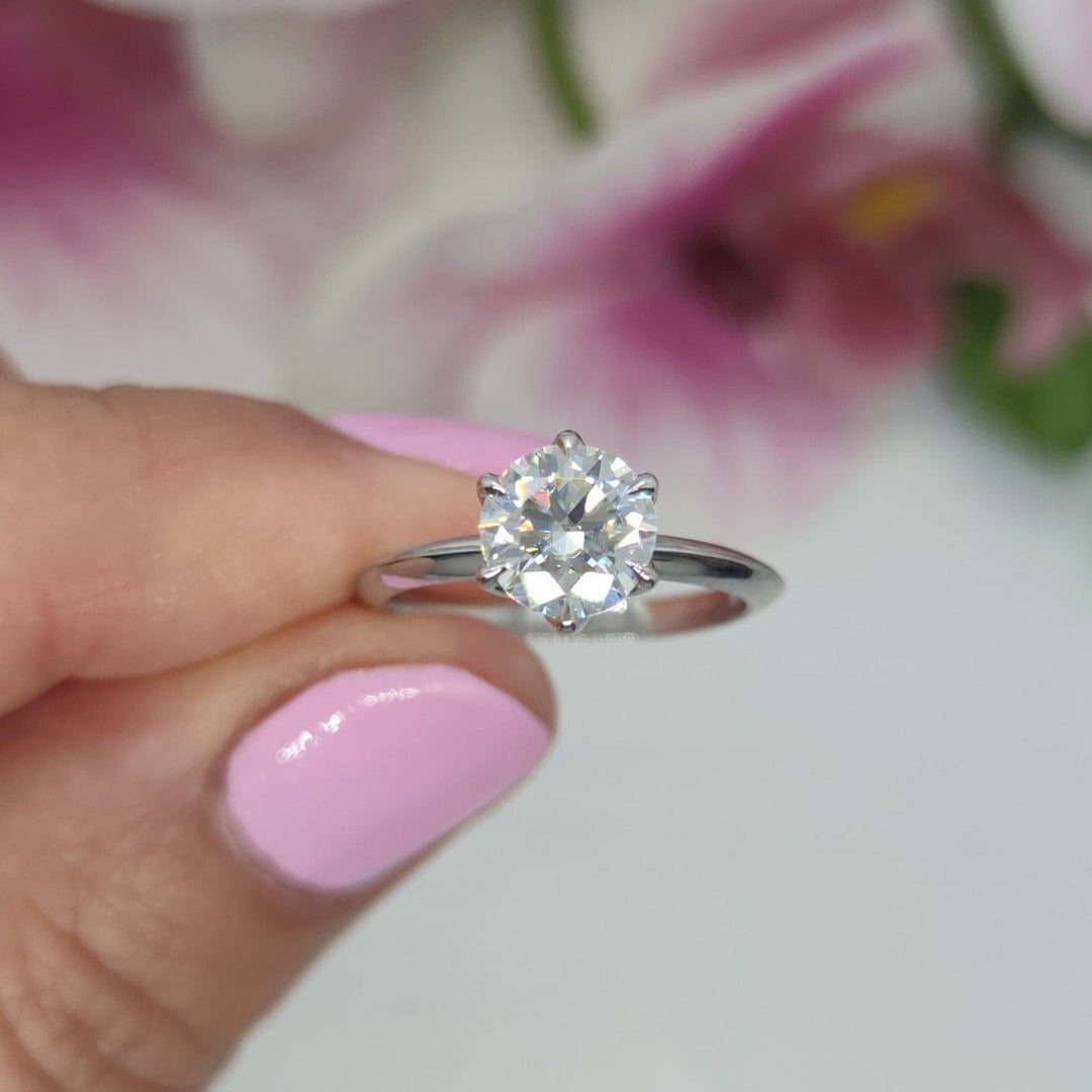 AGI Design Noa Round Moissanite Engagement Ring With Knife Edge Band