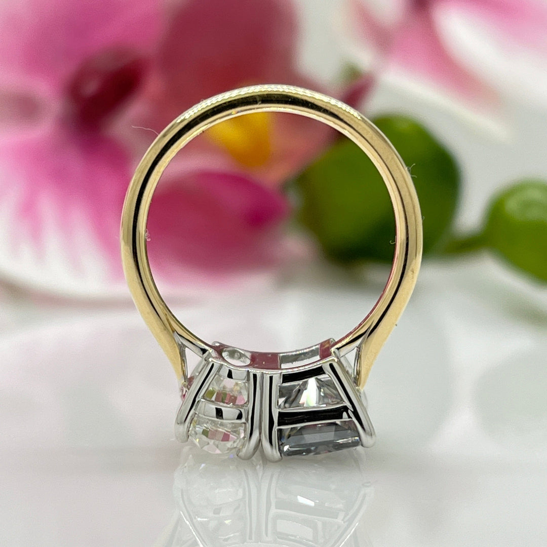 AGI Design Ready to Ship  2.7ct Grey Radiant And 2.5ct Oval Moissanites Engagement Ring/Two Tone Toi Et Moi Ring