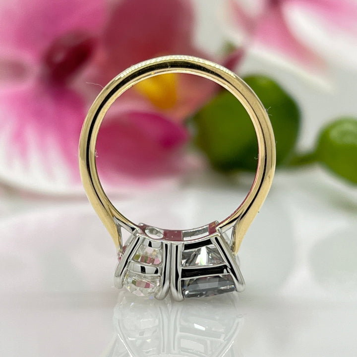 AGI Design Ready to Ship  2.7ct Grey Radiant And 2.5ct Oval Moissanites Engagement Ring/Two Tone Toi Et Moi Ring