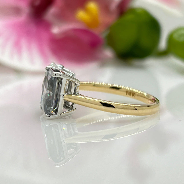 AGI Design Ready to Ship  2.7ct Grey Radiant And 2.5ct Oval Moissanites Engagement Ring/Two Tone Toi Et Moi Ring