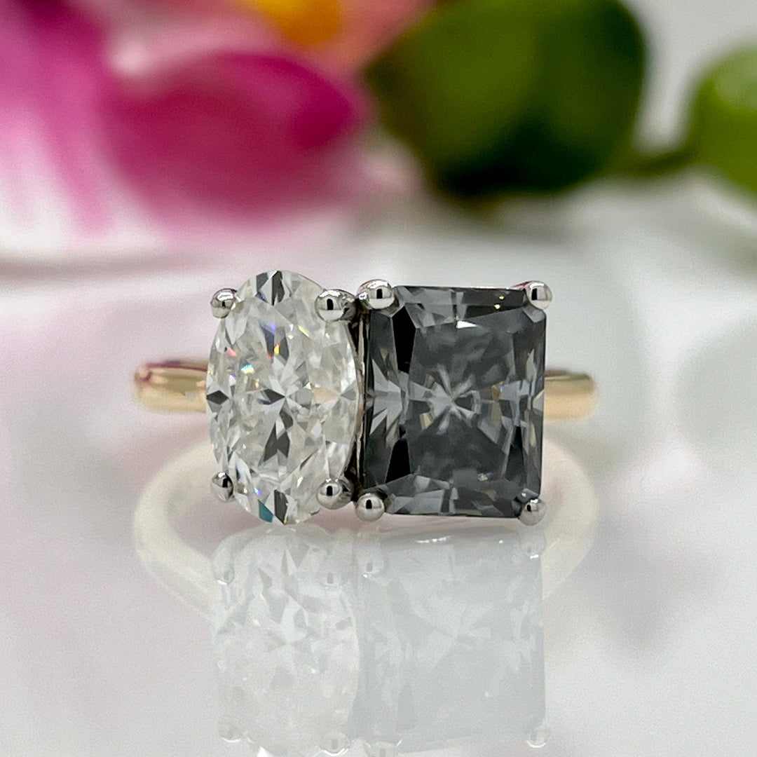 AGI Design Ready to Ship  2.7ct Grey Radiant And 2.5ct Oval Moissanites Engagement Ring/Two Tone Toi Et Moi Ring